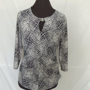 Vince Camuto Sz M Shirt Top Navy White Keyhole Neckline 3/4 Sleeves